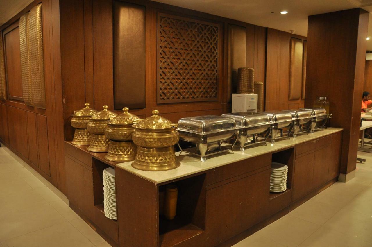 The Gopinivas Grand Hotell Kanyakumari Exteriör bild