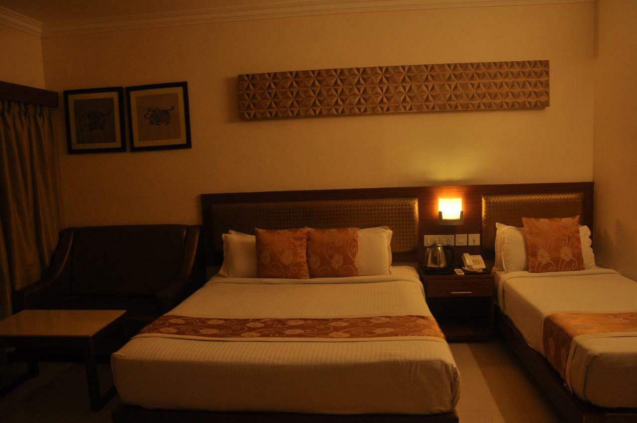 The Gopinivas Grand Hotell Kanyakumari Exteriör bild