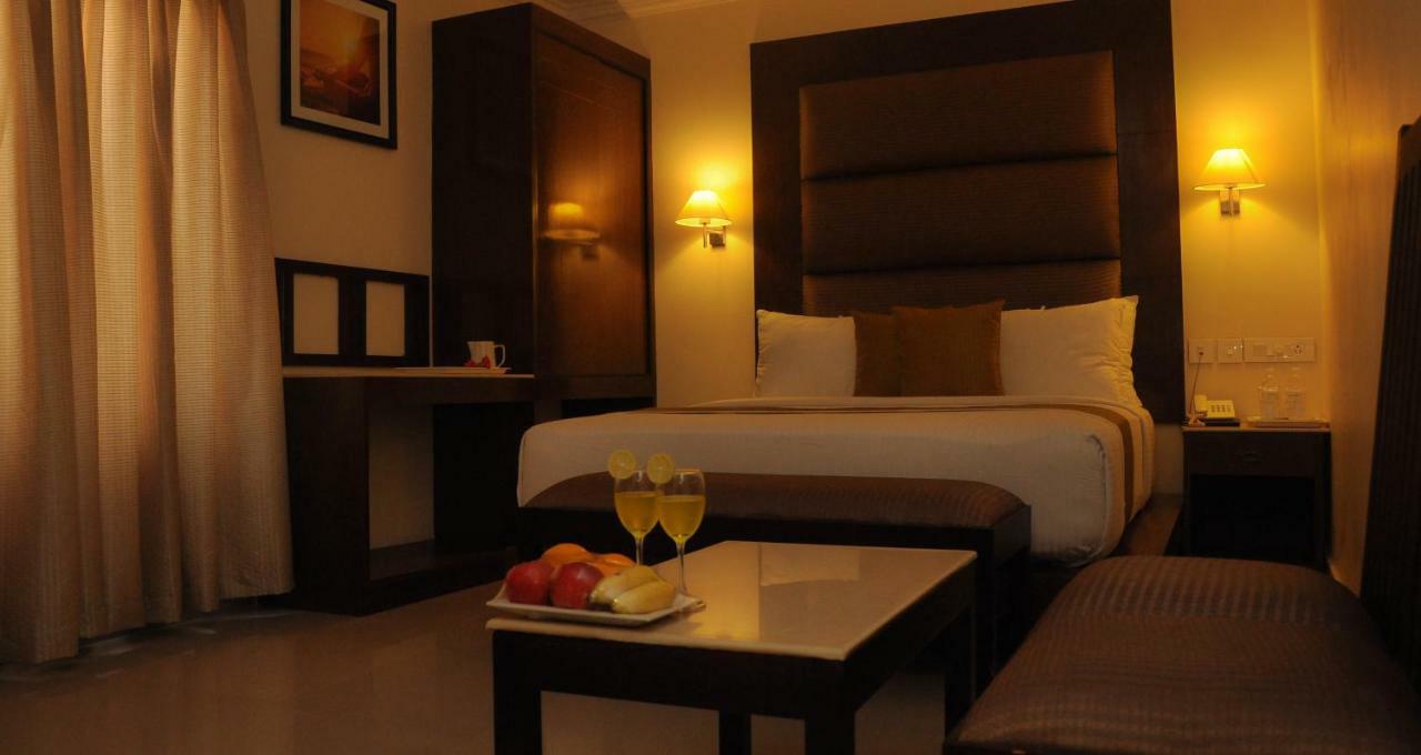 The Gopinivas Grand Hotell Kanyakumari Exteriör bild
