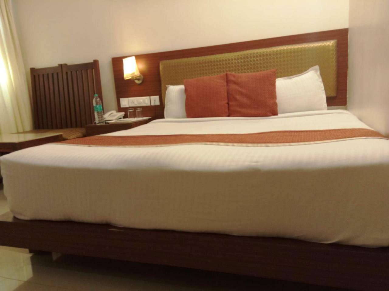 The Gopinivas Grand Hotell Kanyakumari Exteriör bild